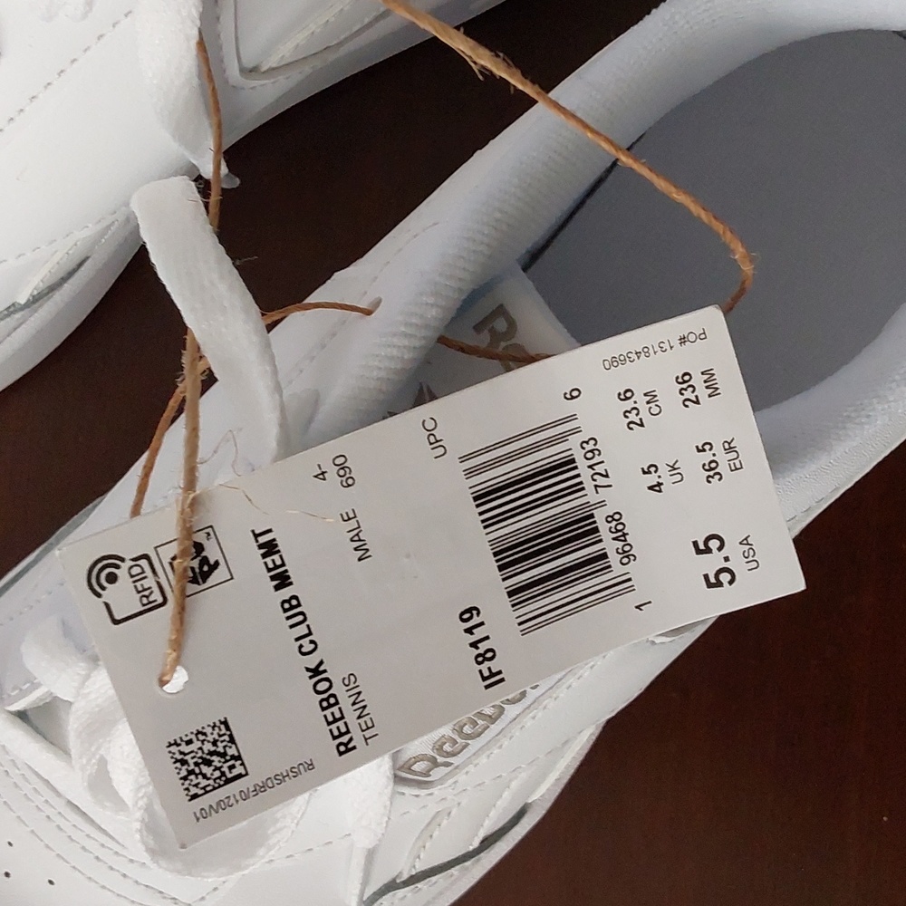 NEW men's/boys' white Reebok tennis shoes size 5.5 - Picture 2 of 3